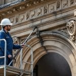 découvrez les étapes du nettoyage d’un monument historique : diagnostic, choix de techniques adaptées et intervention respectueuse des matériaux et du patrimoine.
